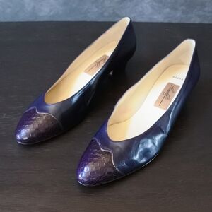 Vintage 80s Amalfi Made in Italy Genuine Snakeskin Leather Navy Heels Size 9 AA